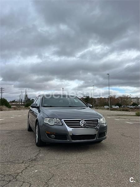 Usado VW Passat Advance 140 CV (102 kW) 2007 Gris / plata Familiar