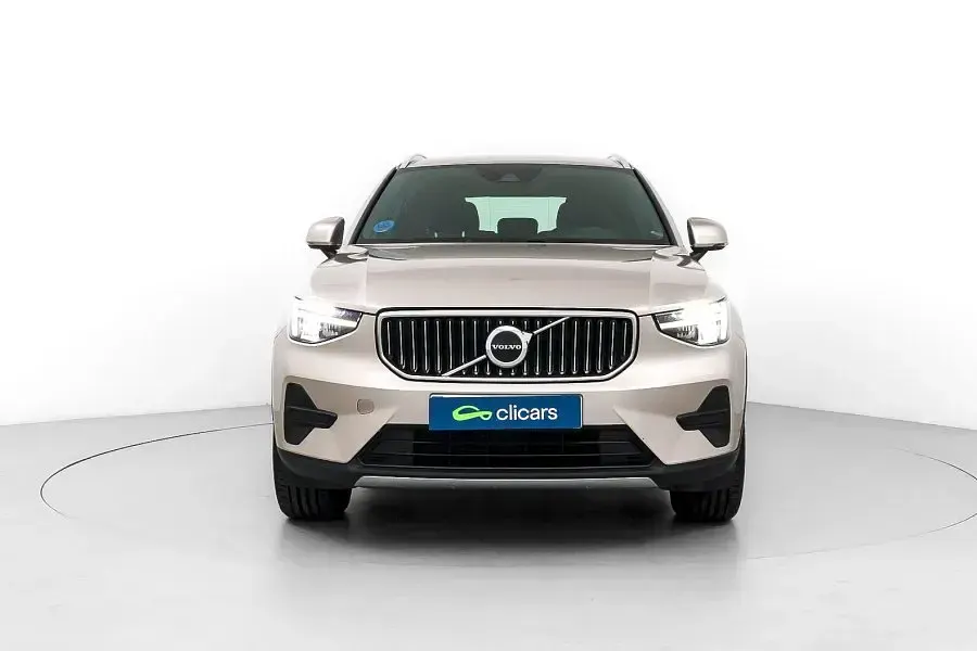 Begagnad Volvo XC40 Core 211 HK (155 kW) 2023 Beige SUV