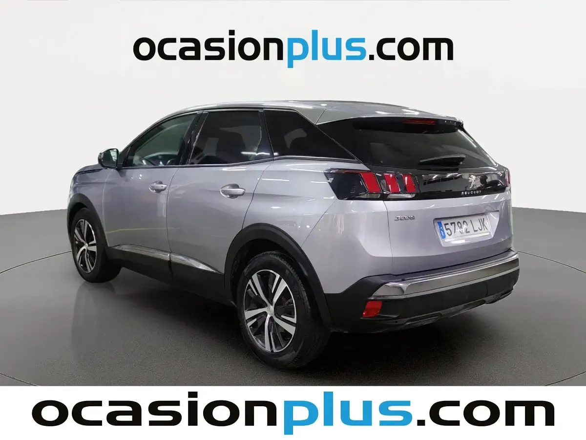 Usado Peugeot 3008 Allure 131 CV (96 kW) 2020 Gris SUV