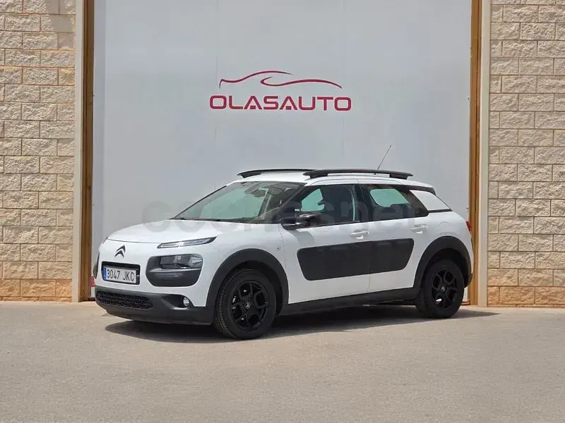 Usado Citroën C4 Cactus Shine 100 CV (73 kW) 2015 Blanco Utilitario