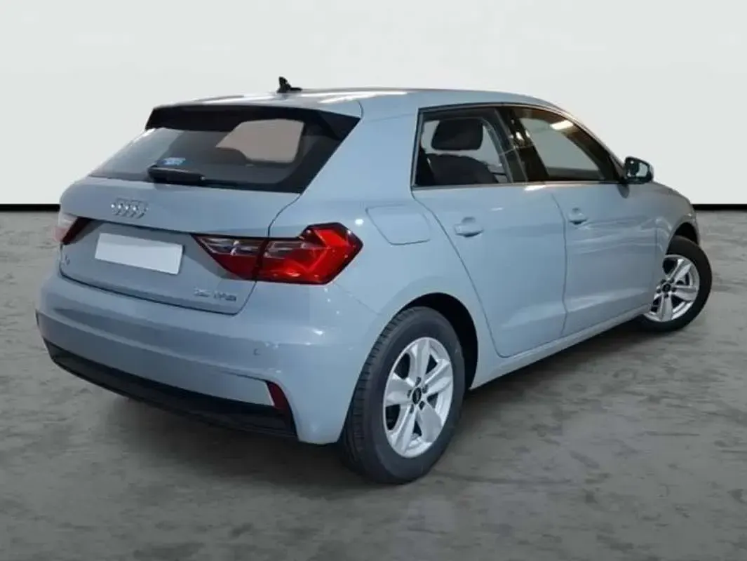 Usado Audi A1 Sportback 95 CV (69 kW) 2022 Gris Utilitario