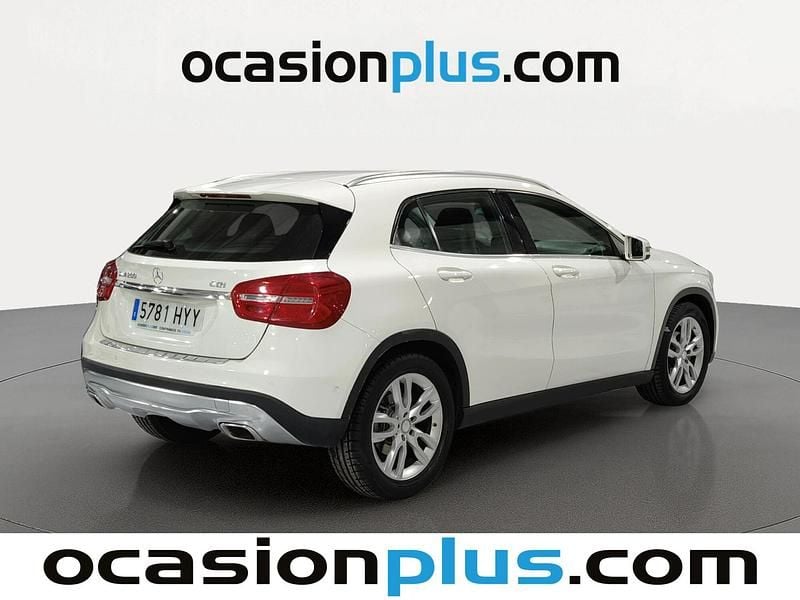Käytetty Mercedes GLA200 Urban 136 HP (100 kW) 2014 Valkoinen Katumaasturi