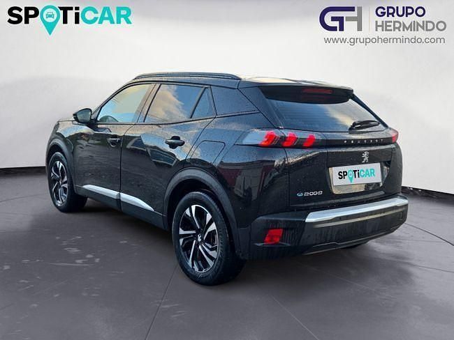 Usado Peugeot e-2008 Allure 100 kW (136 CV) 2021 Negro SUV