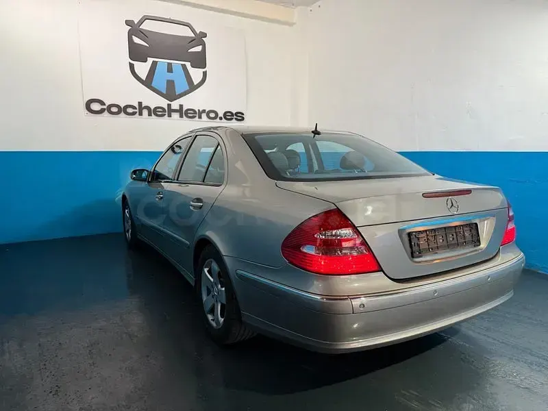 Usado Mercedes E320 Elegance 224 CV (164 kW) 2004 Beige Berlina