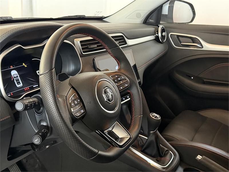 Usado MG ZS Luxury 106 CV (77 kW) 2025 Gris SUV