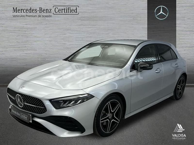 Gris / plata Usado 2025 Mercedes A180 Berlina | 35.900 € (Precio justo) - Imagen 1/4