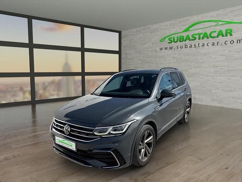 Usado VW Tiguan R-line 150 CV (110 kW) 2022 Gris metalizado SUV