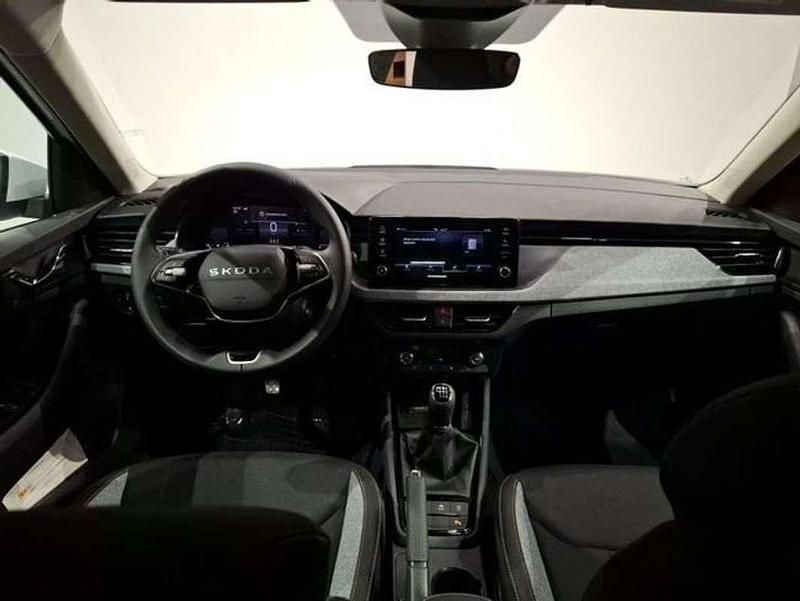 Usado Skoda Kamiq Selection 116 CV (85 kW) 2025 Blanco SUV