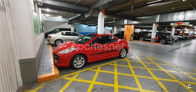 Usado Peugeot 207 CC 110 CV (80 kW) 2007 Rojo Descapotable