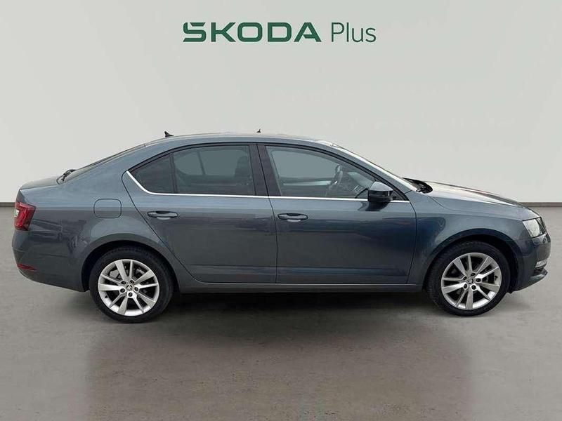 Usado Skoda Octavia Ambition 116 CV (85 kW) 2020 Gris Utilitario