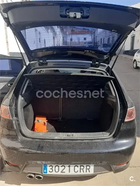 Usado Seat Ibiza Fresh 75 CV (55 kW) 2004 Negro Utilitario