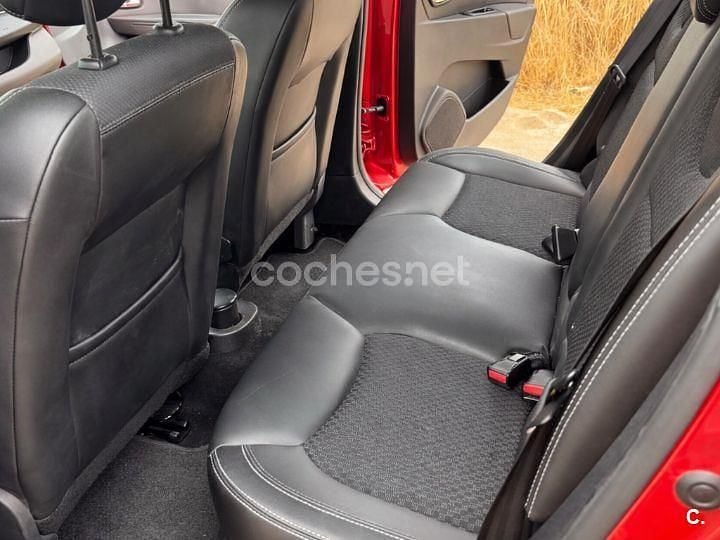 Usado Renault Clio IV Zen 90 CV (66 kW) 2017 Granate Berlina