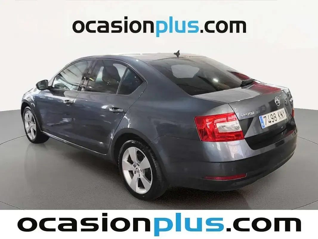Usado Skoda Octavia Style 150 CV (110 kW) 2018 Gris Utilitario