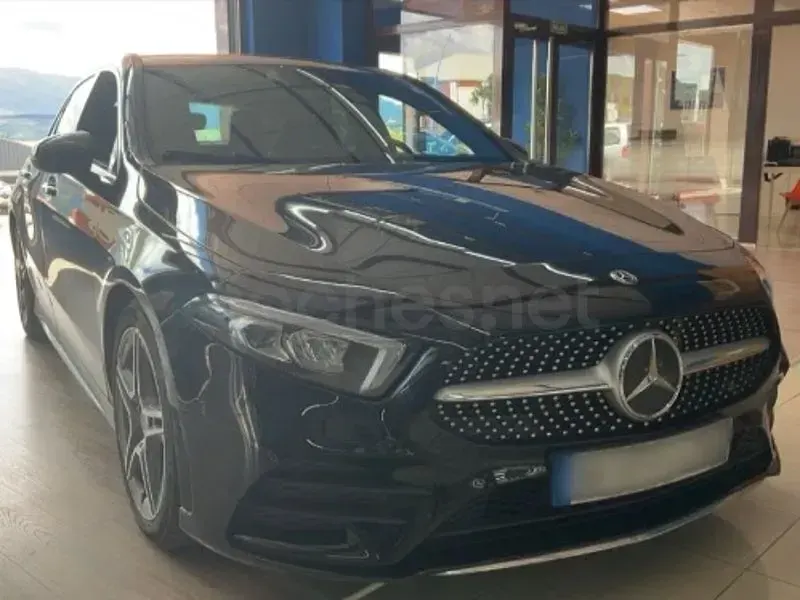 Usado Mercedes A180 116 CV (85 kW) 2020 Negro Berlina