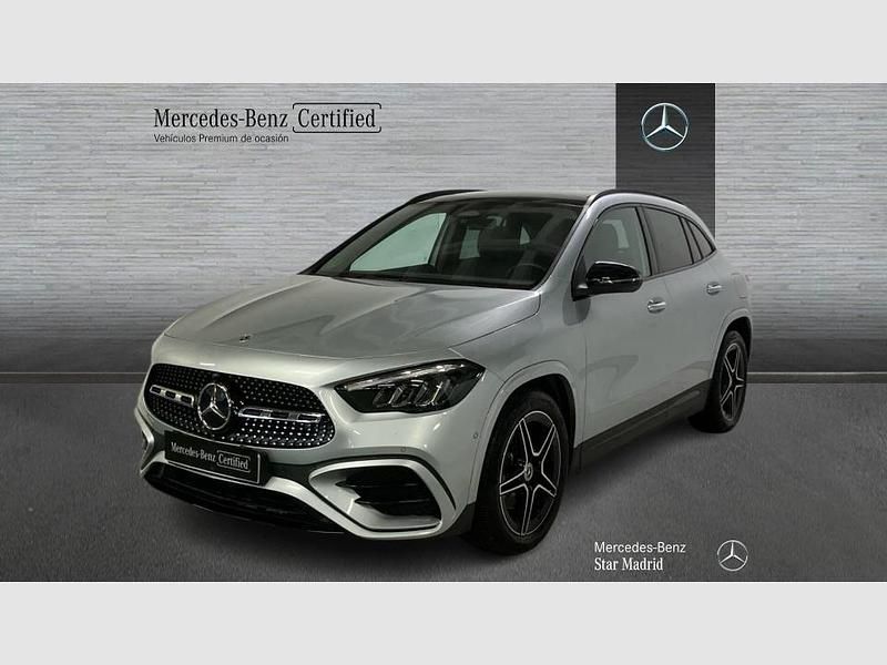 Gris / plateado Usado 2025 Mercedes GLA200 SUV | 41.990 € (Buen precio) - Imagen 1/4