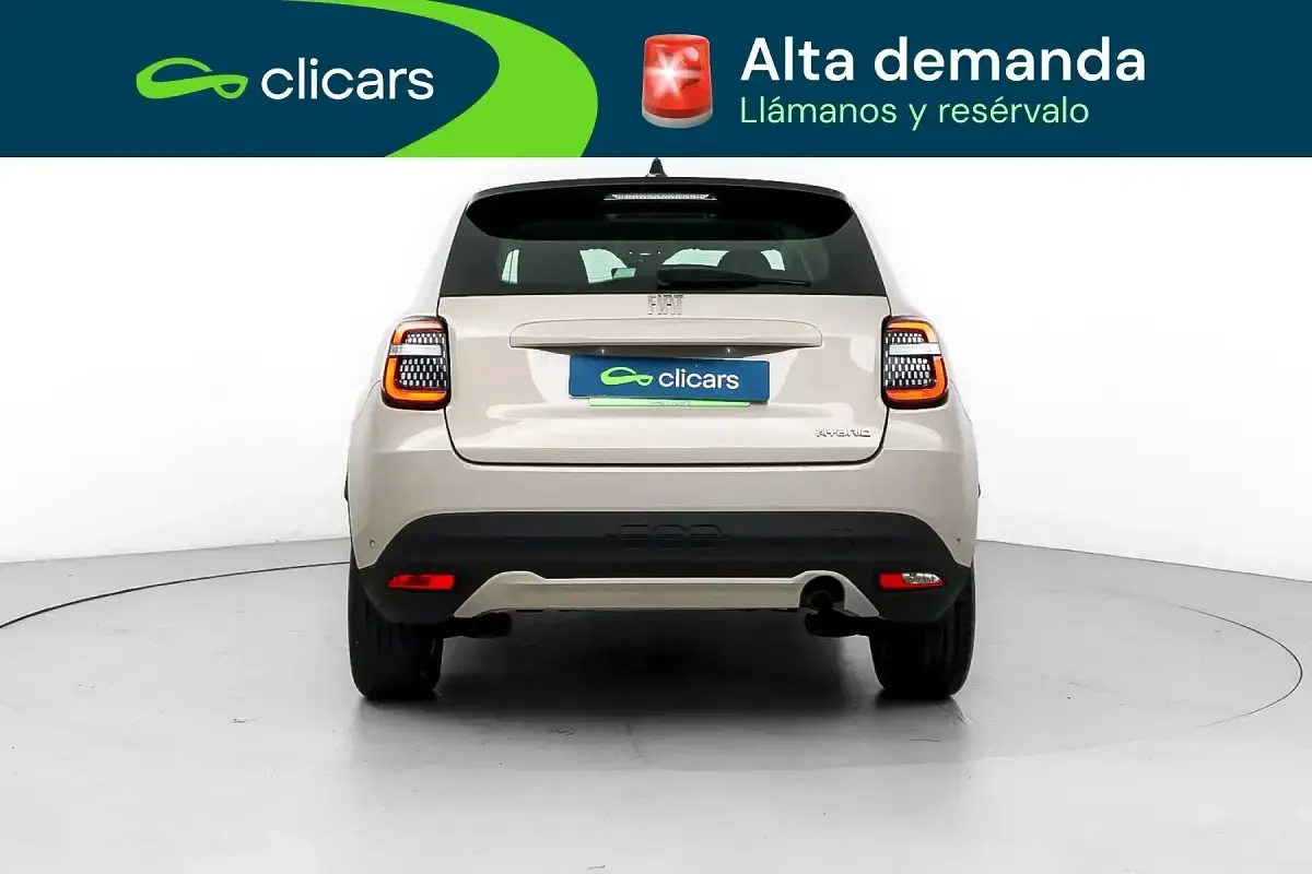 Usado Fiat 600 101 CV (74 kW) 2025 Beige SUV