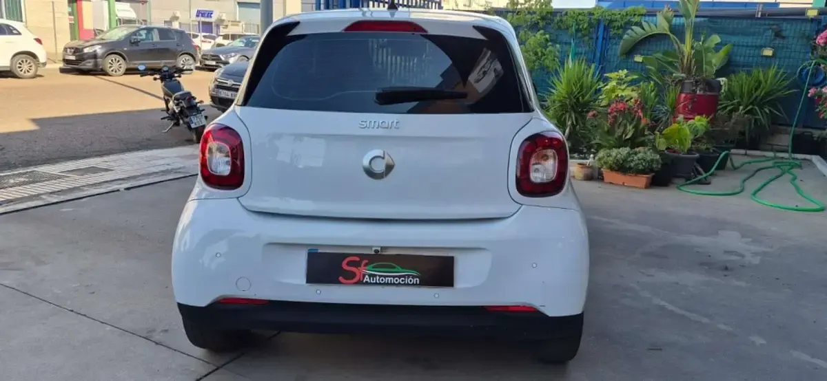 Usado Smart ForFour Proxy 71 CV (52 kW) 2015 Blanco Utilitario