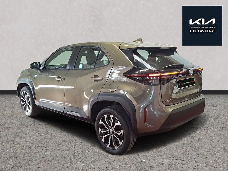 Usado Toyota Yaris Cross Active 116 CV (85 kW) 2022 Marrón SUV
