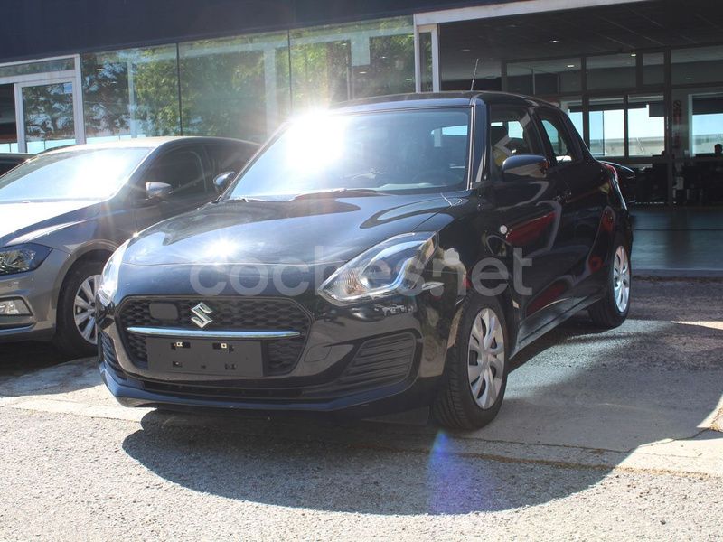 Negro Usado 2023 Suzuki Swift Berlina | 12.850 € (Precio justo) - Imagen 1/4