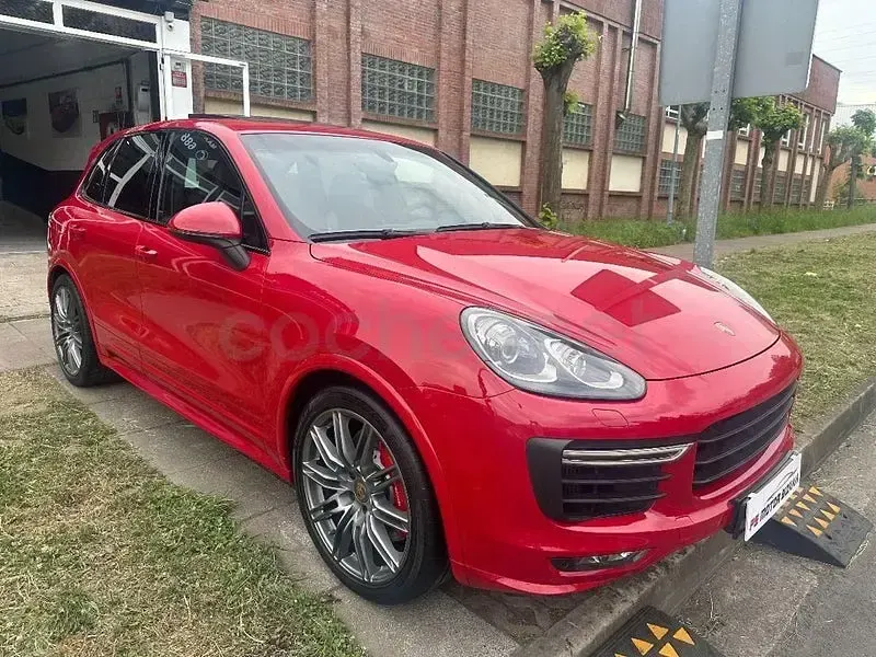 Usado Porsche Cayenne GTS 440 CV (323 kW) 2017 Rojo SUV