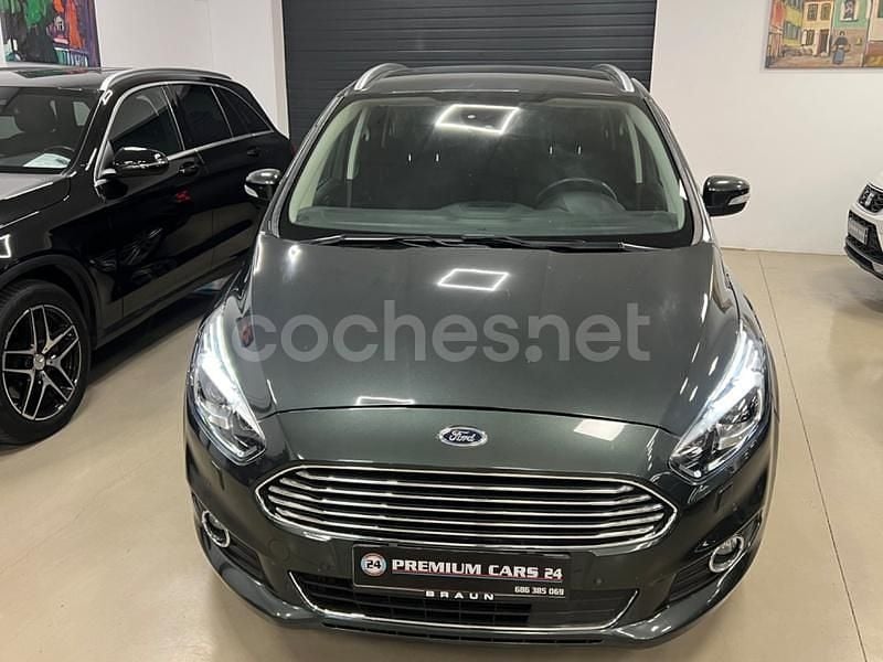 Usado Ford S-MAX ST-Line 190 CV (139 kW) 2019 Verde Monovolumen