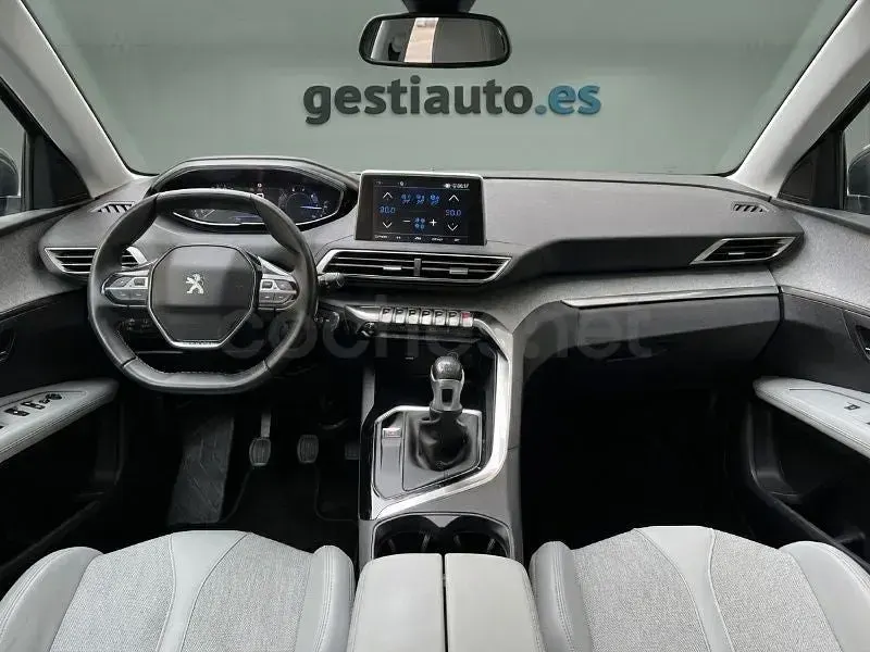Usado Peugeot 3008 Allure 130 CV (95 kW) 2020 Blanco SUV
