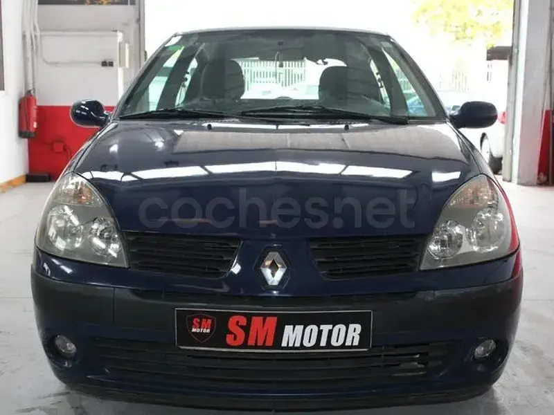 Usado Renault Clio II 65 CV (47 kW) 2005 Azul Berlina