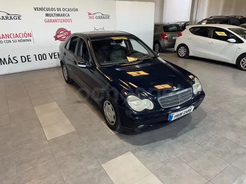 Usado Mercedes C200 Elegance 116 CV (85 kW) 2001 Azul Berlina