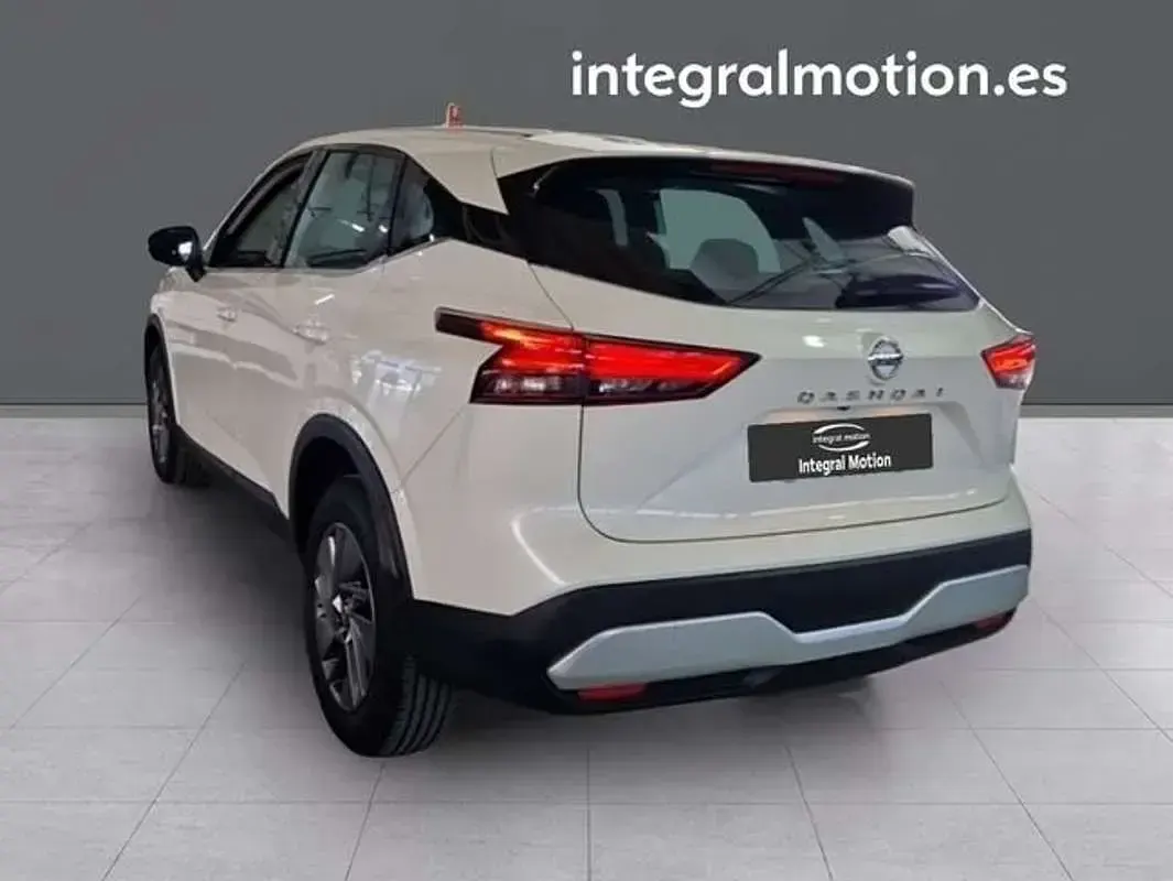 Usado Nissan Qashqai Acenta 158 CV (116 kW) 2021 Blanco SUV