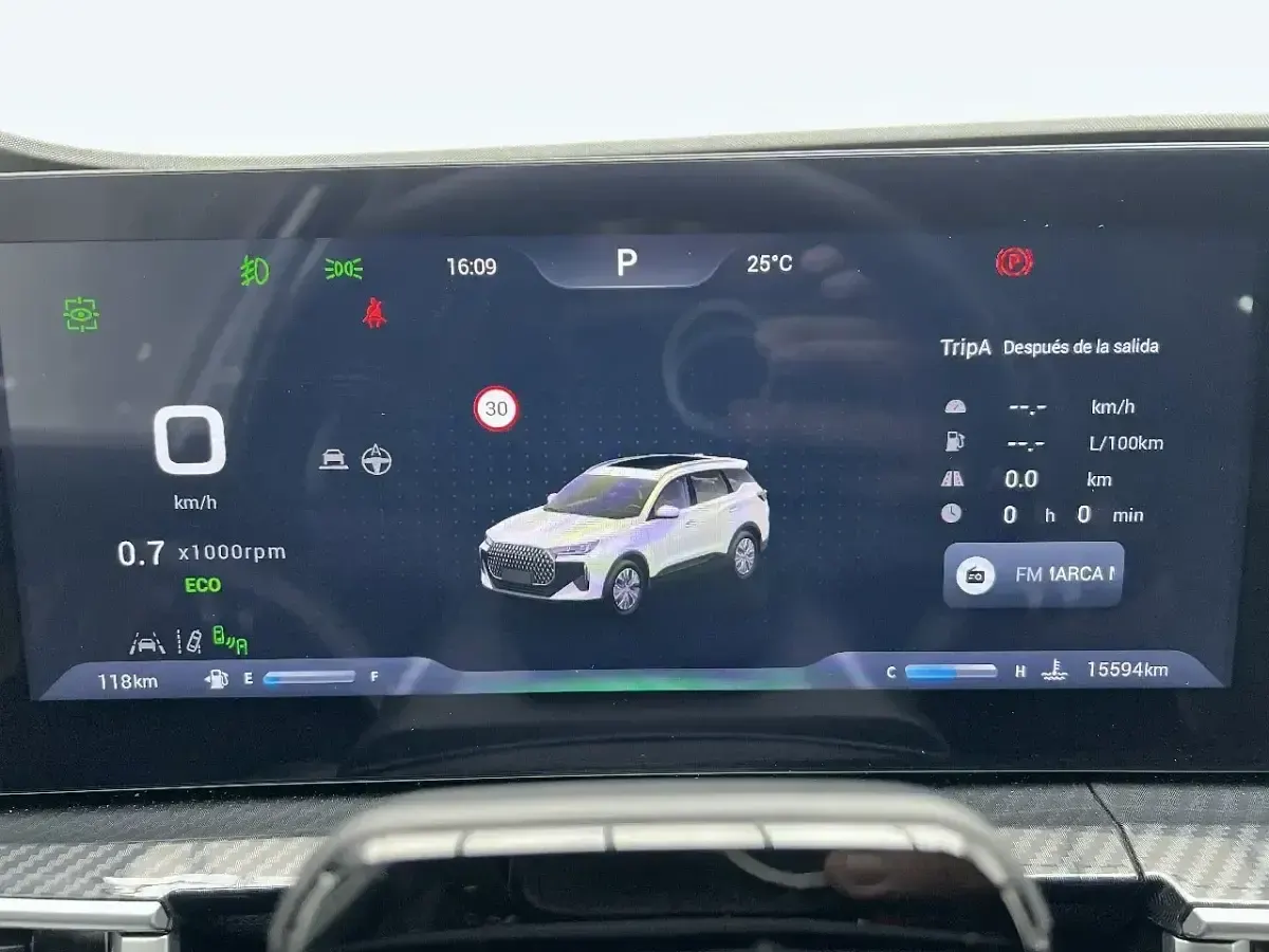 Usado Ebro s700 Luxury 147 CV (108 kW) 2025 Blanco SUV