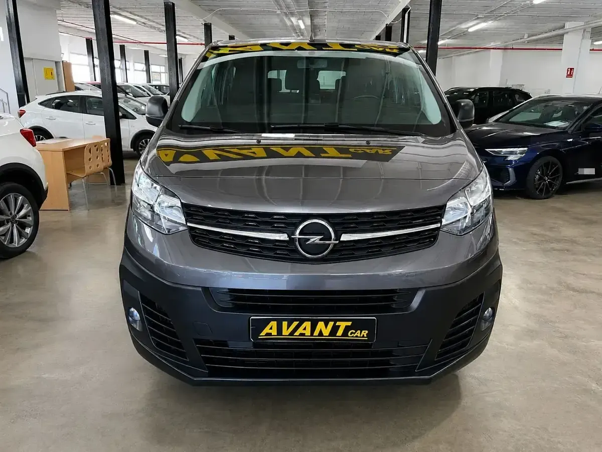 Usado Opel Vivaro-e Combi 120 CV (88 kW) 2023 Gris Monovolumen