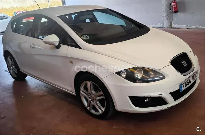 Usado Seat Leon Copa 90 CV (66 kW) 2011 Blanco Utilitario