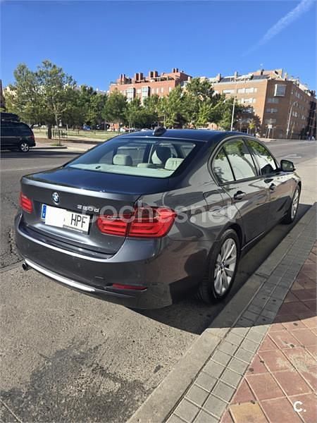 Usado BMW 320 Sport Line 184 CV (135 kW) 2013 Gris / plata Berlina