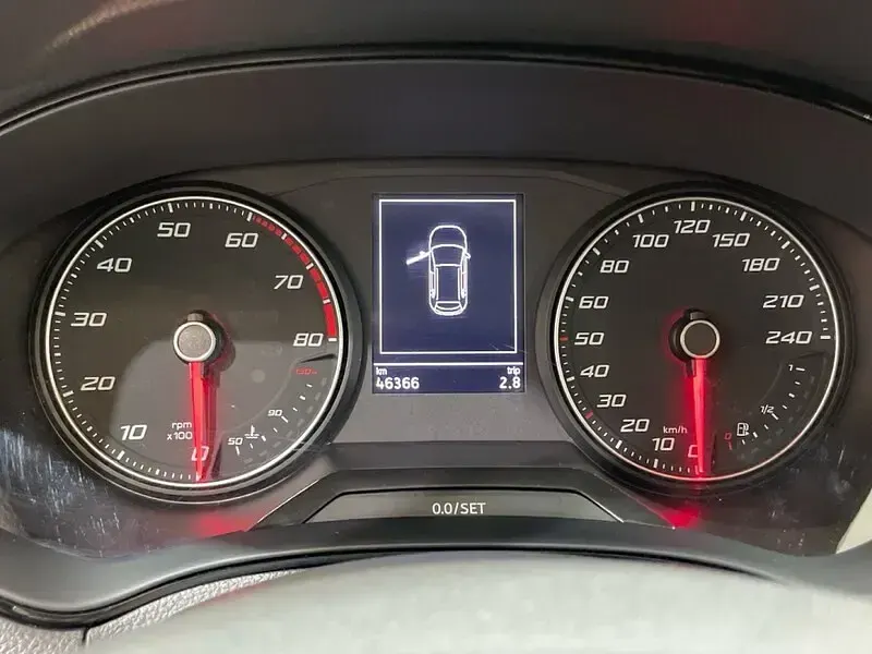 Usado Seat Arona Reference 95 CV (69 kW) 2021 Gris SUV