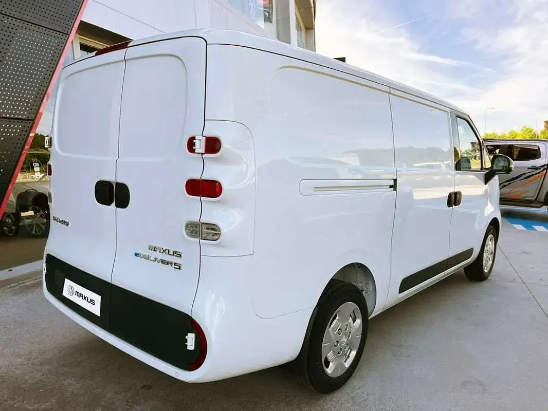 Nuevo Maxus eDeliver 5 119 kW (162 CV) 2026 Blanco Van