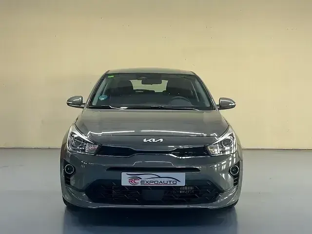 Usado Kia Rio 120 CV (88 kW) 2022 Verde