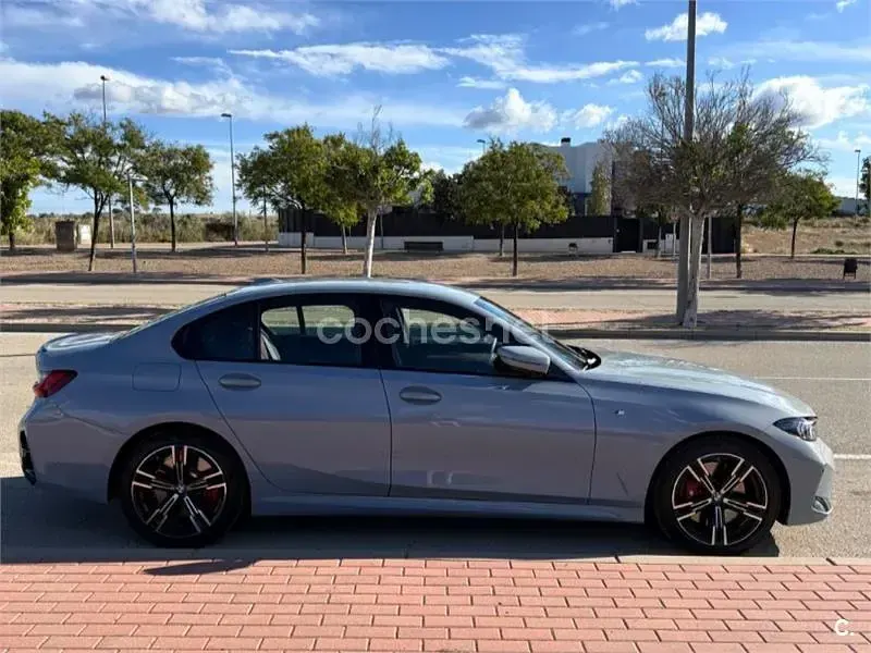 Usado BMW 330 Comfort Edition 245 CV (180 kW) 2025 Gris / plata Berlina