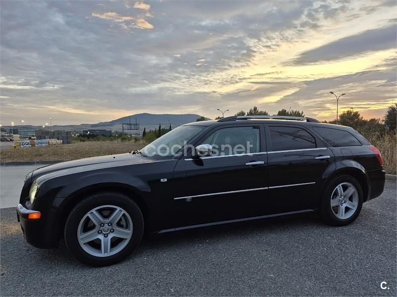 Usado Chrysler 300C Touring 253 CV (186 kW) 2008 Negro Familiar