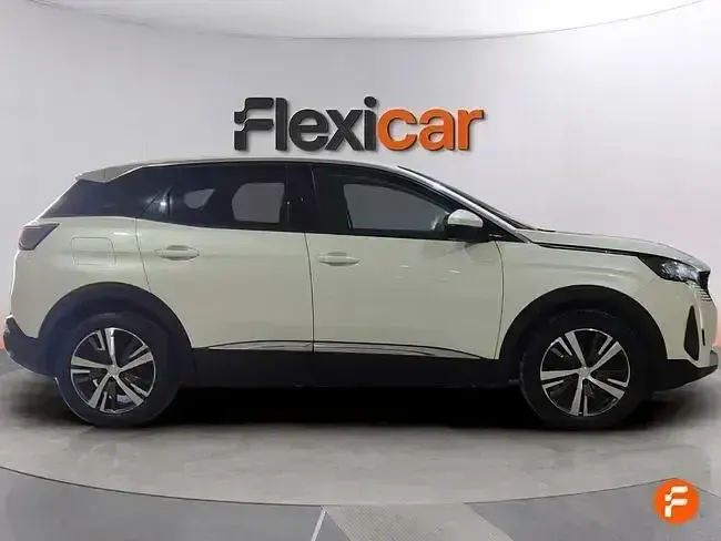 Usado Peugeot 3008 Allure 130 CV (95 kW) 2021 Blanco SUV
