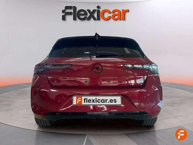 Używany Opel Astra 131 KM (96 kW) 2024 Czerwony Sedan/Limuzyna