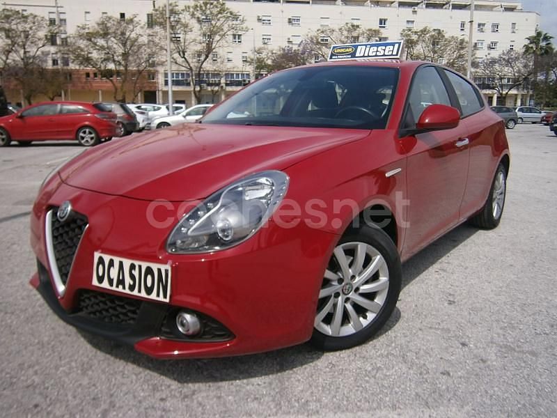 Rojo Usado 2017 Alfa Romeo Giulietta Berlina | 10.300 € (Buen precio) - Imagen 1/4