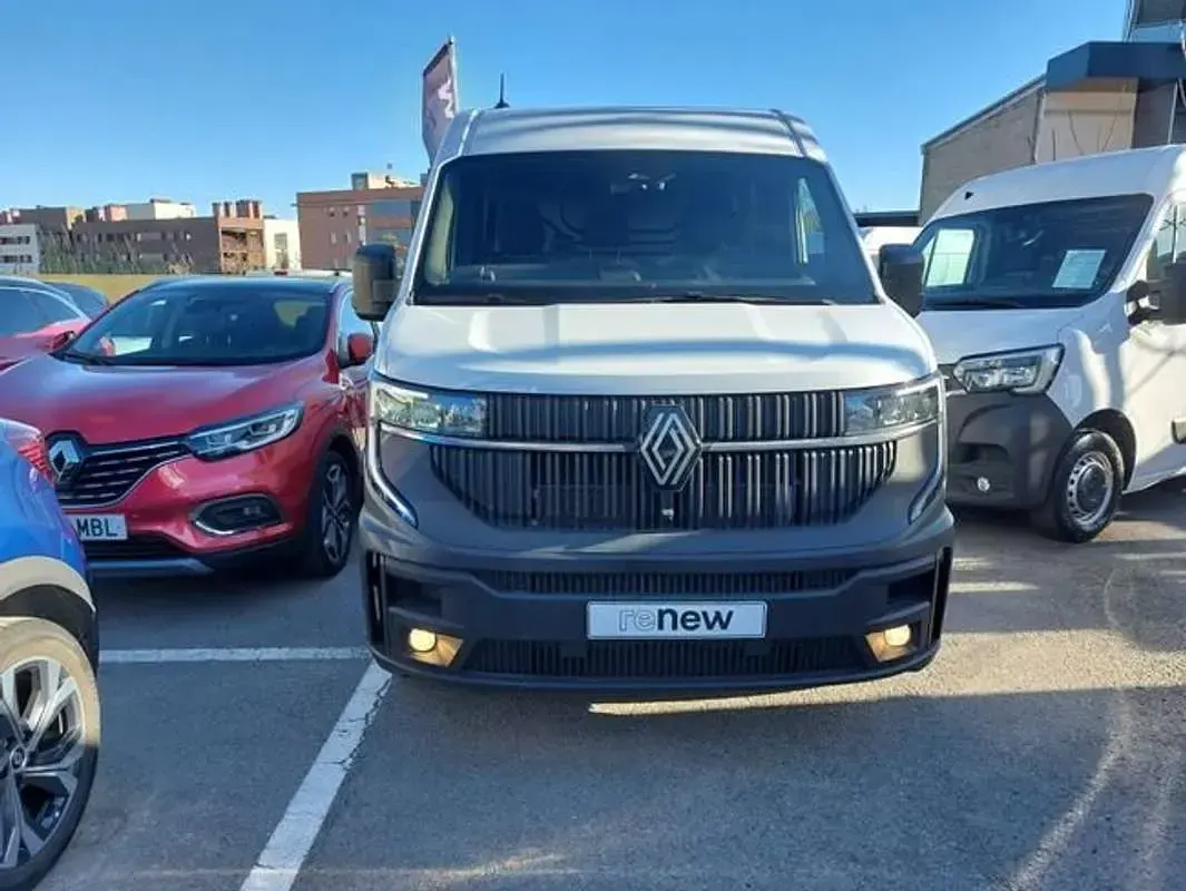 Usado Renault Master 150 CV (110 kW) 2024 Blanco Monovolumen