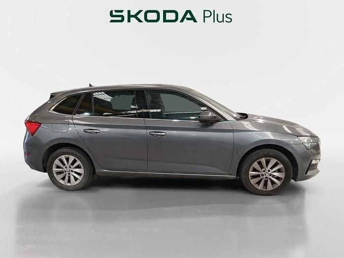 Usado Skoda Scala Selection 95 CV (69 kW) 2024 Gris Utilitario