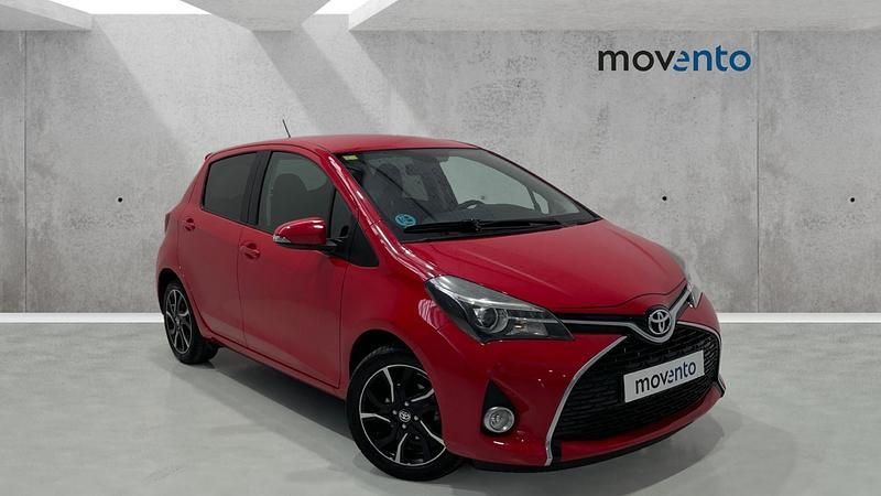 Rojo Usado 2016 Toyota Yaris Berlina | 12.490 € (Un poco caro) - Imagen 1/4