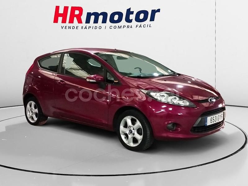 Granate Usado 2010 Ford Fiesta Trend Utilitario | 7590 € (Un poco caro) - Imagen 1/4