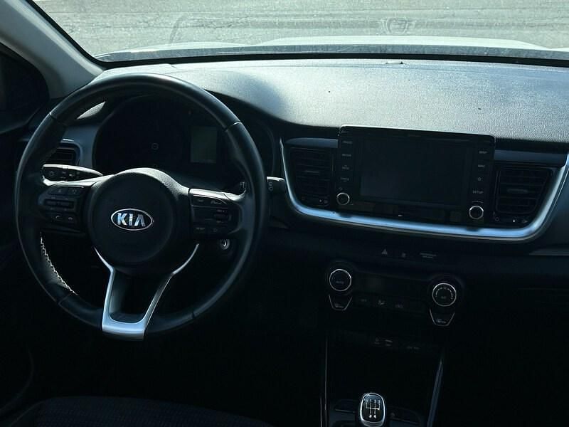 Usado Kia Stonic 100 CV (73 kW) 2019 Blanco SUV