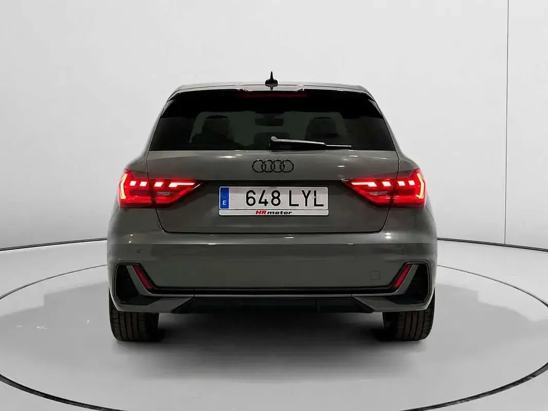 Usado Audi A1 Sportback 110 CV (80 kW) 2022 Gris Utilitario