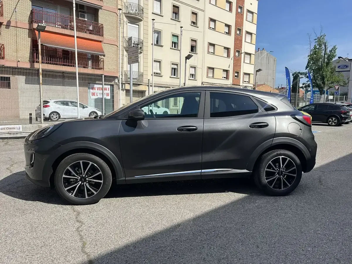 Usado Ford Puma Titanium 125 CV (91 kW) 2024 Gris SUV