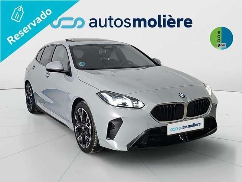 Usado BMW 120 Comfort Edition 170 CV (125 kW) 2025 Gris Utilitario