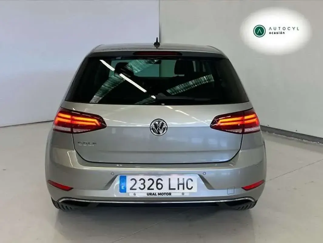 Usado VW Golf VII Advance 116 CV (85 kW) 2020 Gris Utilitario